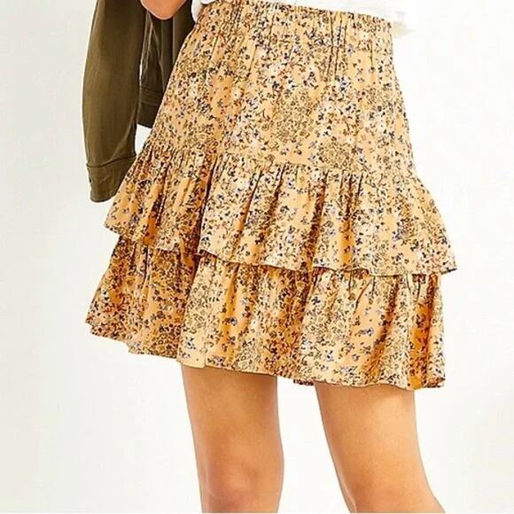 Maurices XXL Tiered Ditsy Floral Print Mini Skirt Yellow Flirty Spring - Picture 1 of 5